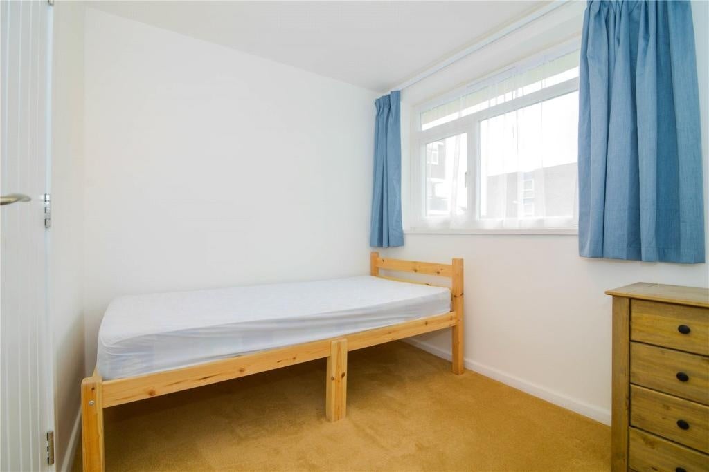 Flat Wessex Close in Greater London