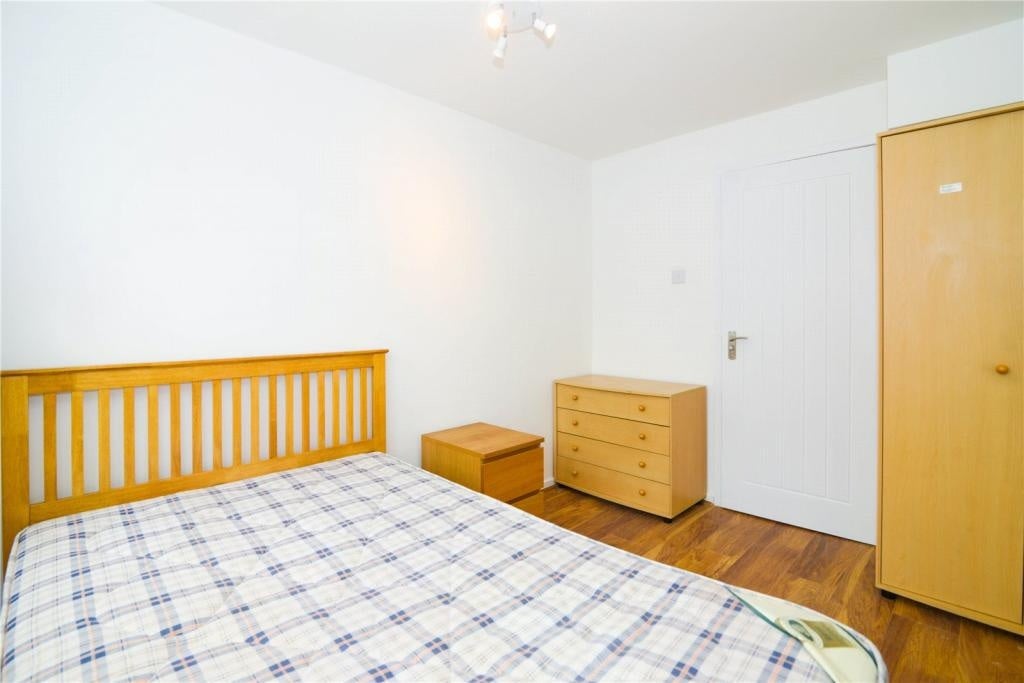 Flat Wessex Close in Greater London