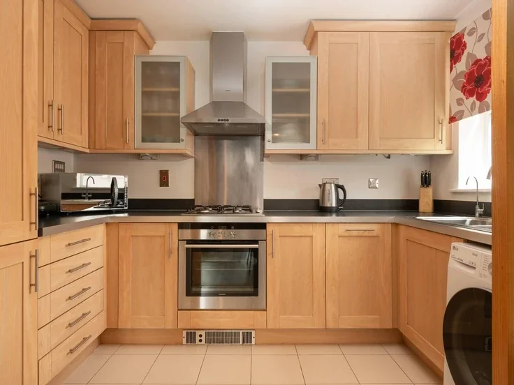 Flat Summer Court in Sindlesham
