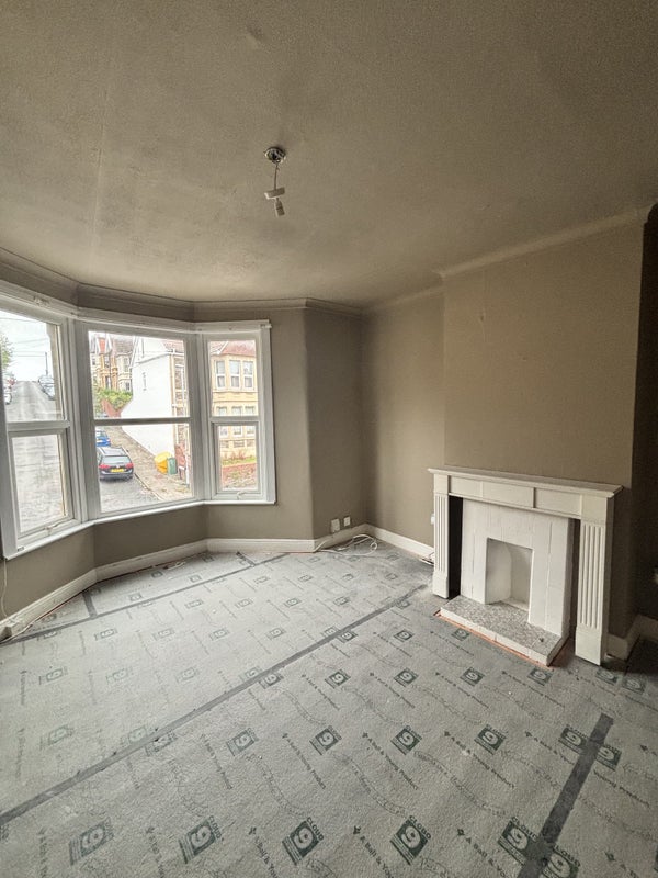 Flat Somerset Road in Bristol