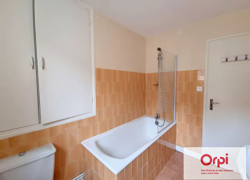Appartement Rue du Capitaine Migat à Néris-les-Bains