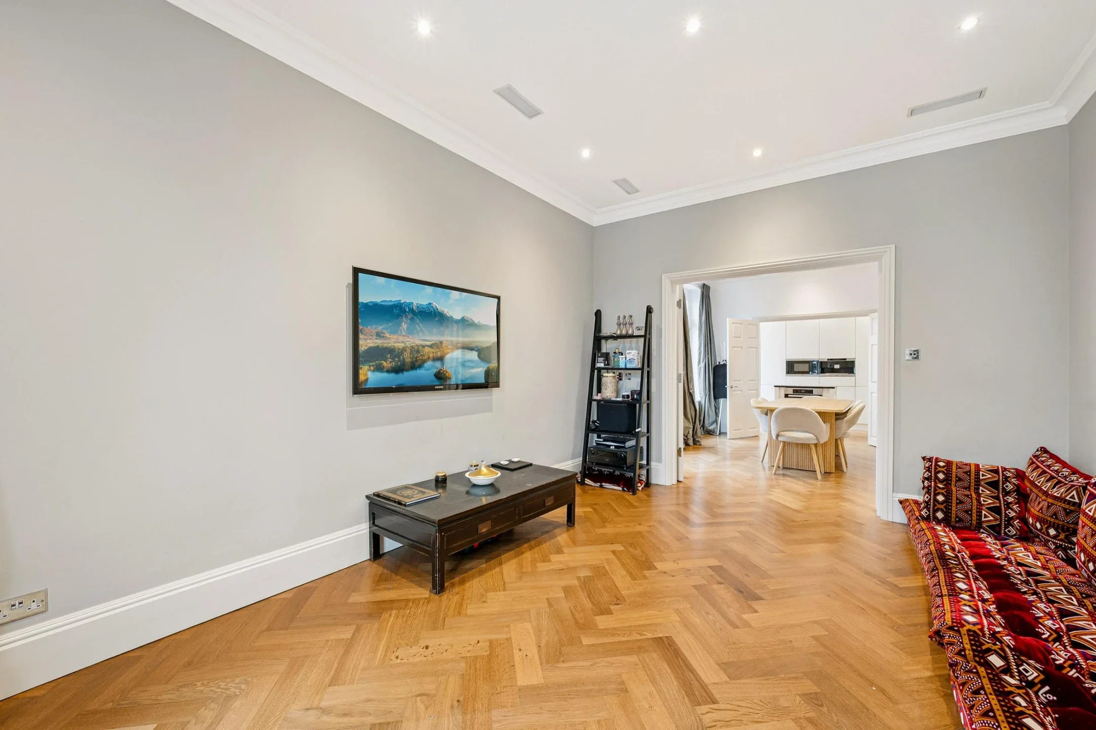 Flat South Audley Street in City of Westminster