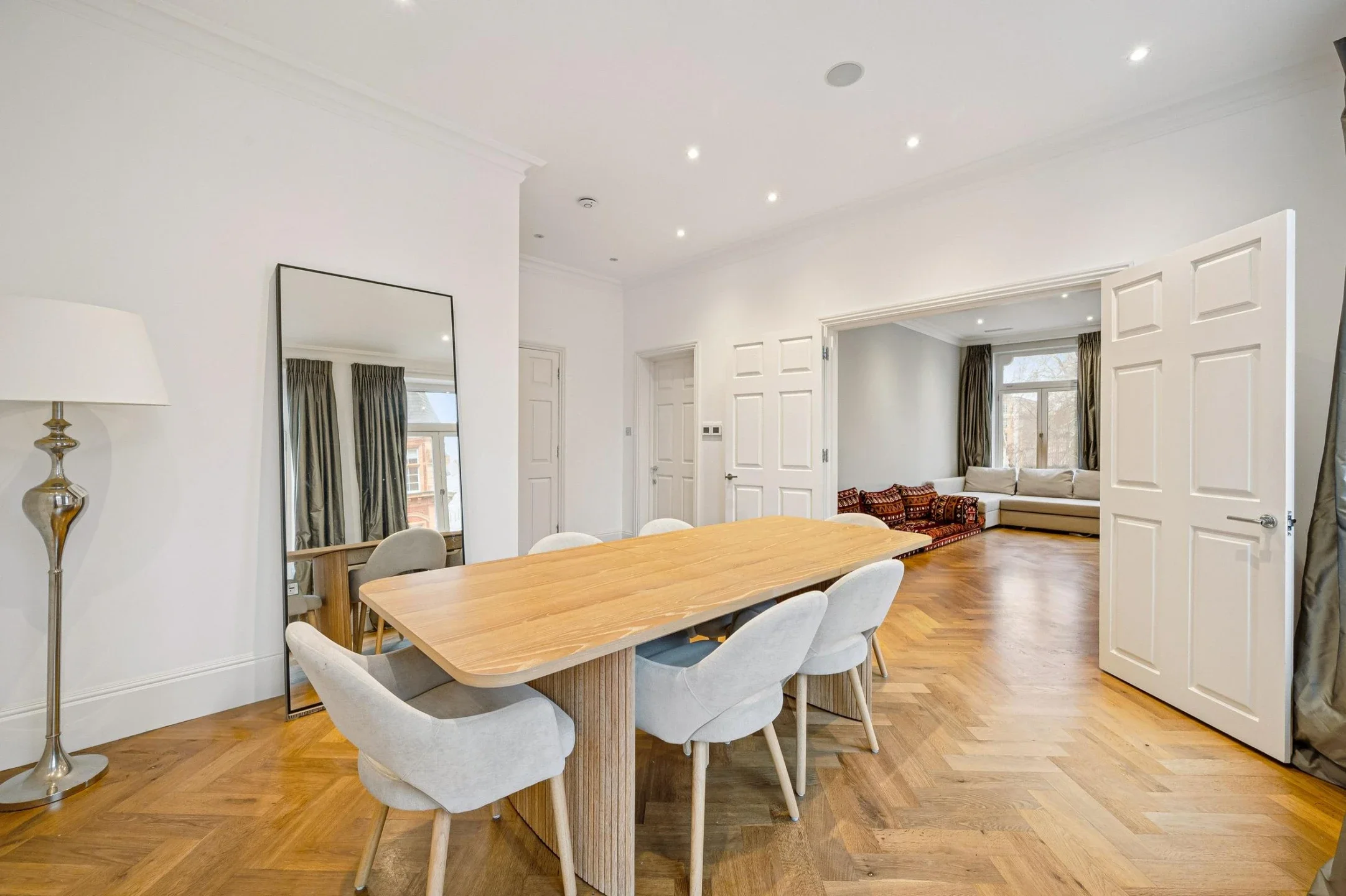 Flat South Audley Street in City of Westminster