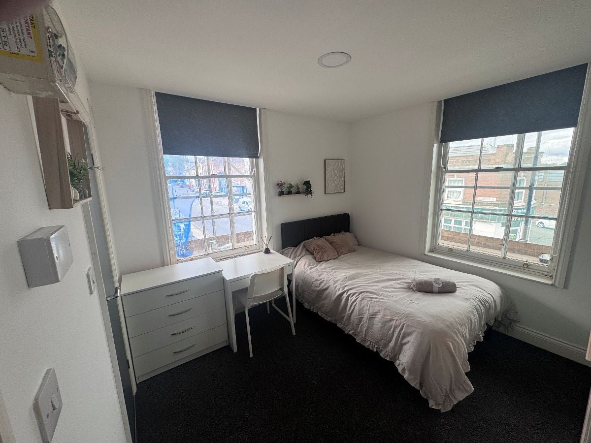 Room Bradford Street in Walsall