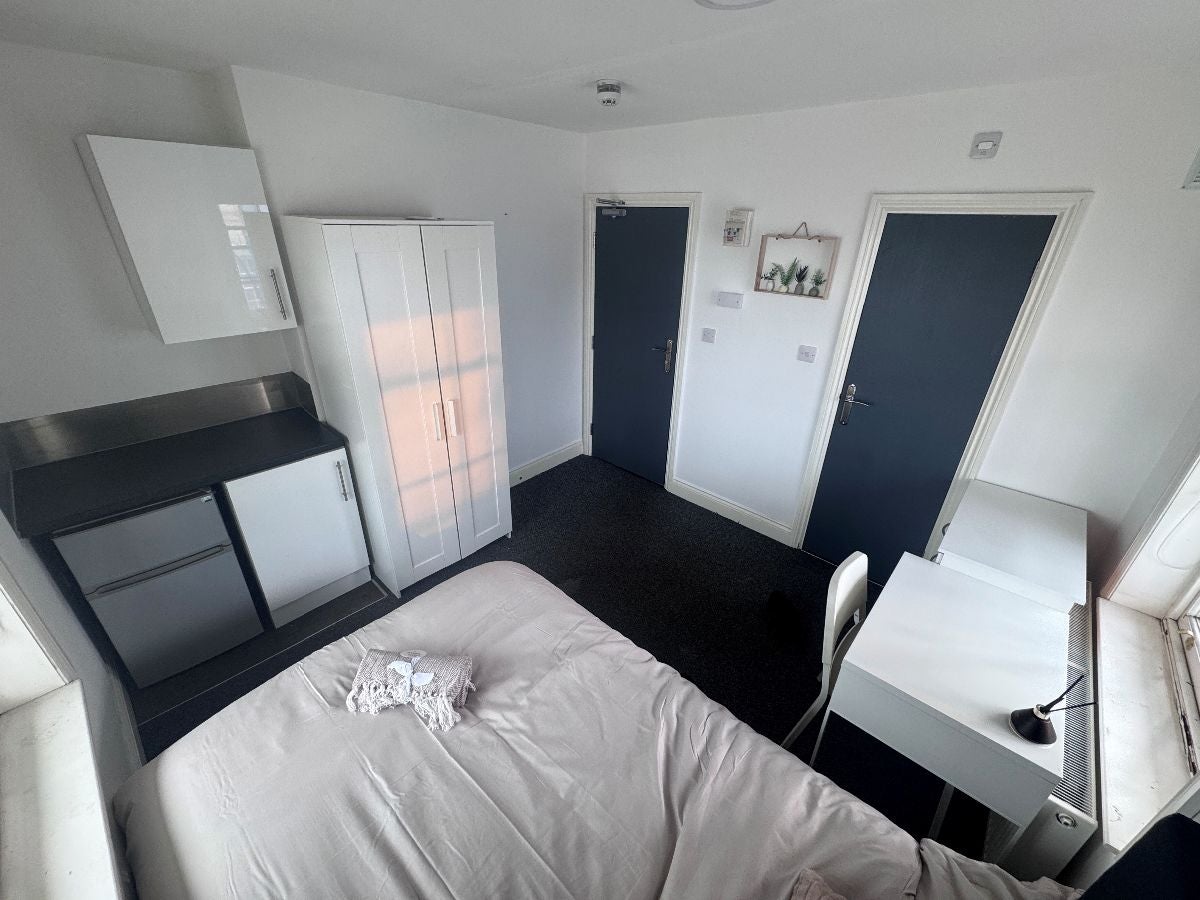Room Bradford Street in Walsall