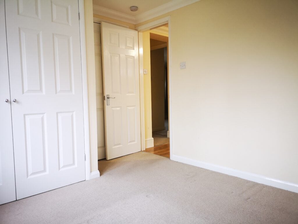 Flat Sun Ray Estate in Sandhurst