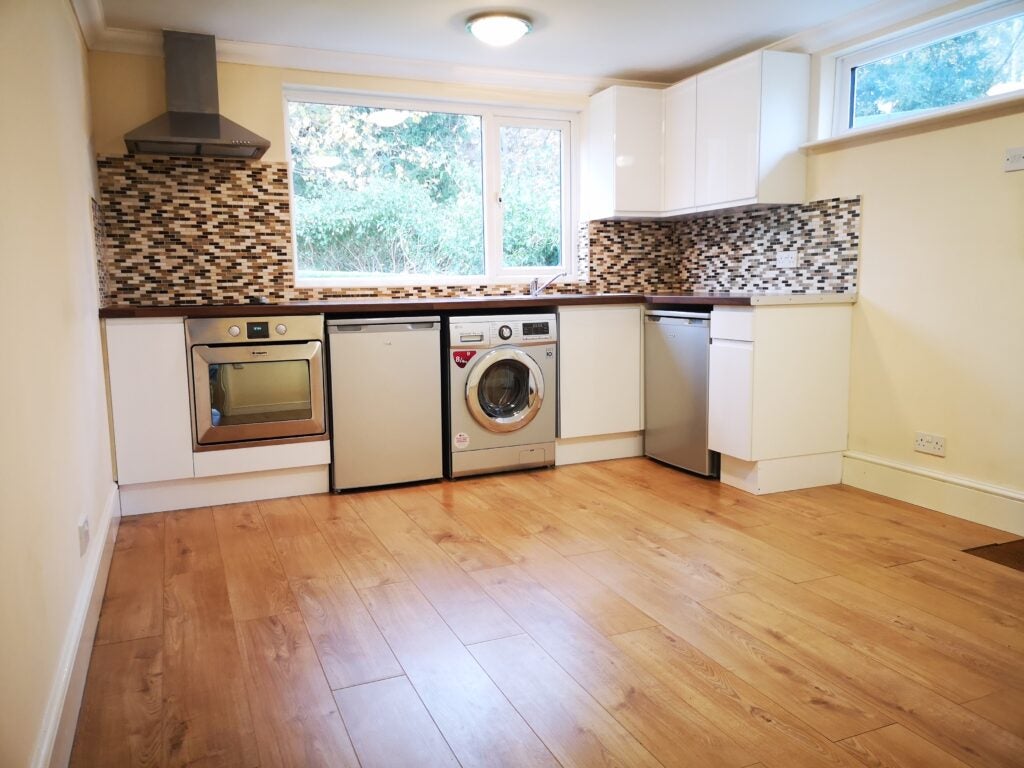 Flat Sun Ray Estate in Sandhurst