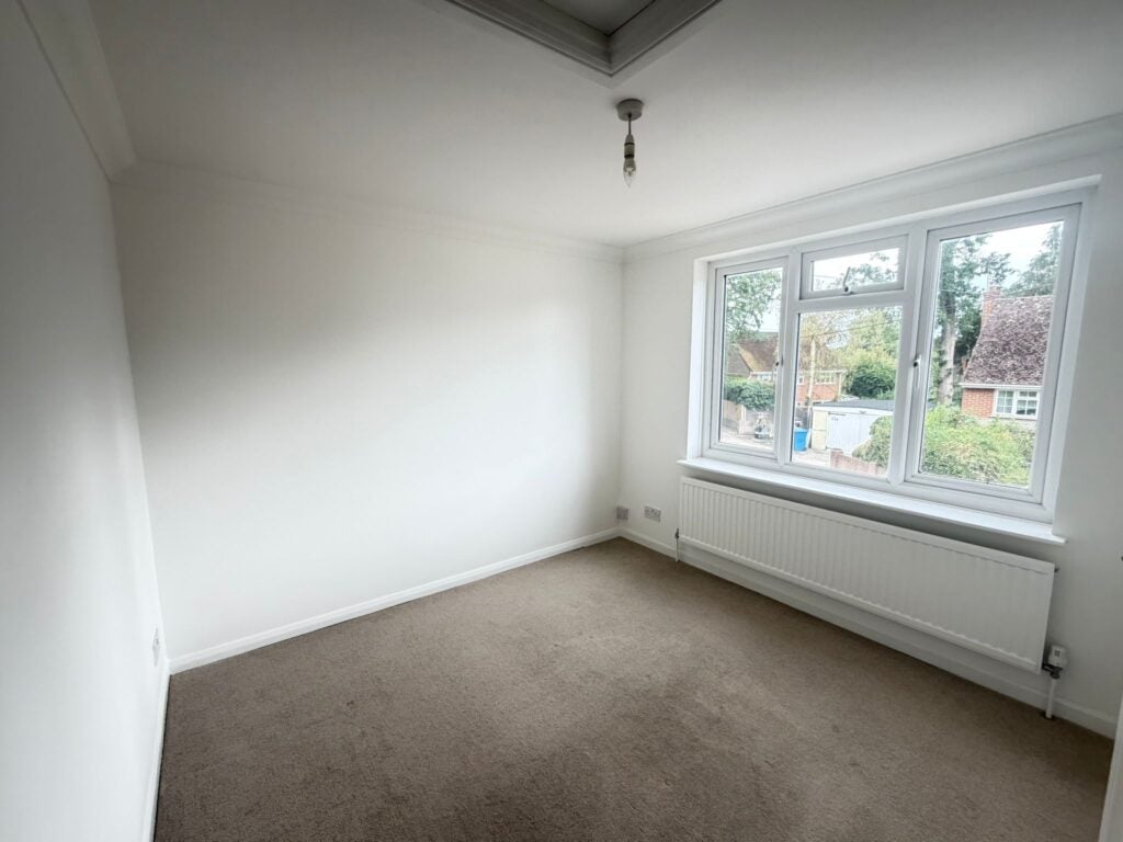 Flat Sun Ray Estate in Sandhurst
