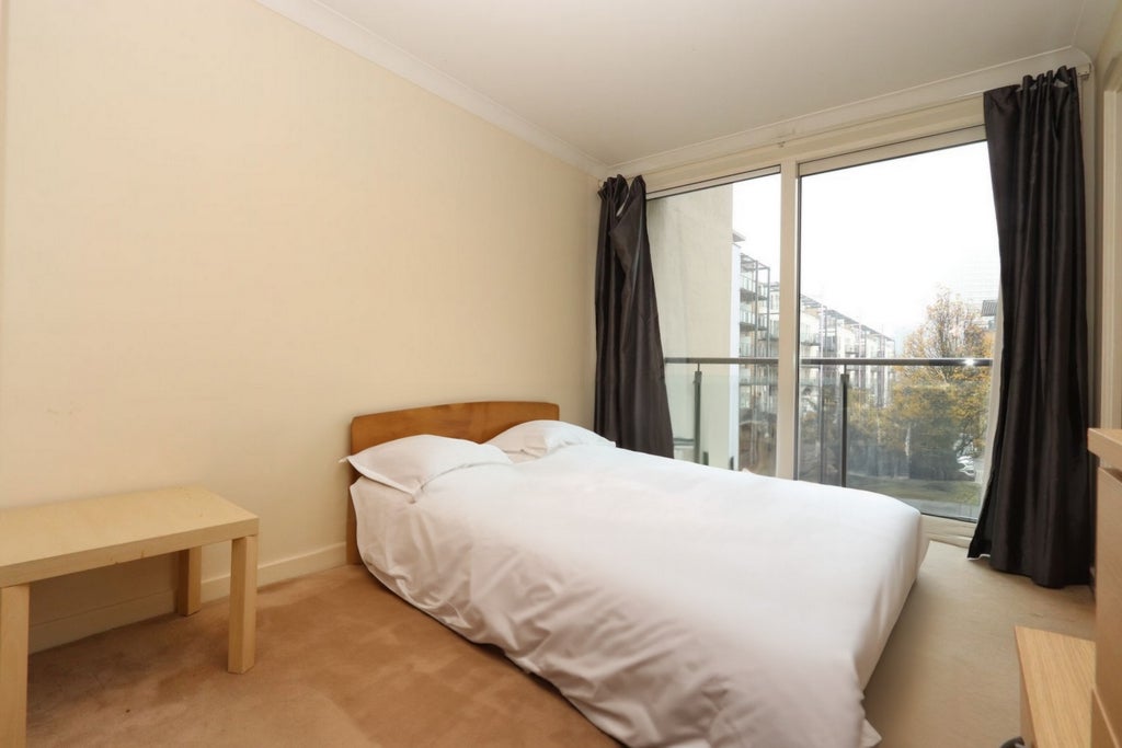 Room Globe Road in Greater London
