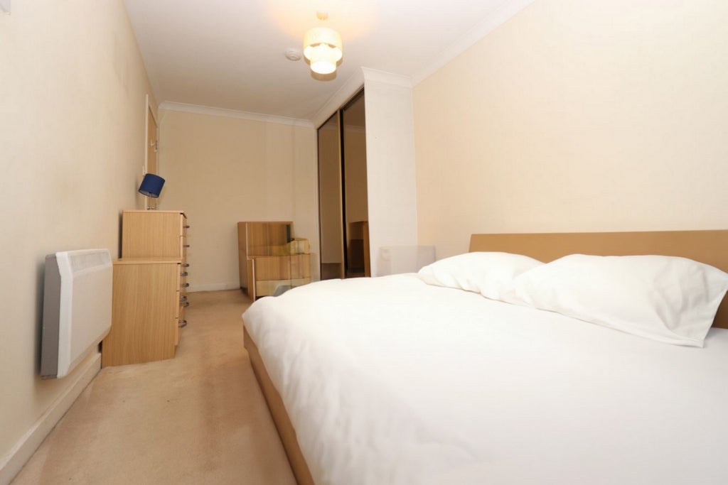 Room Globe Road in Greater London