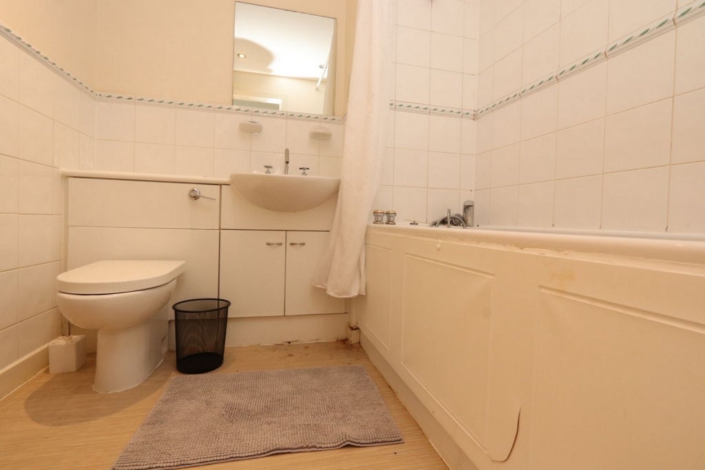 Room Globe Road in Greater London
