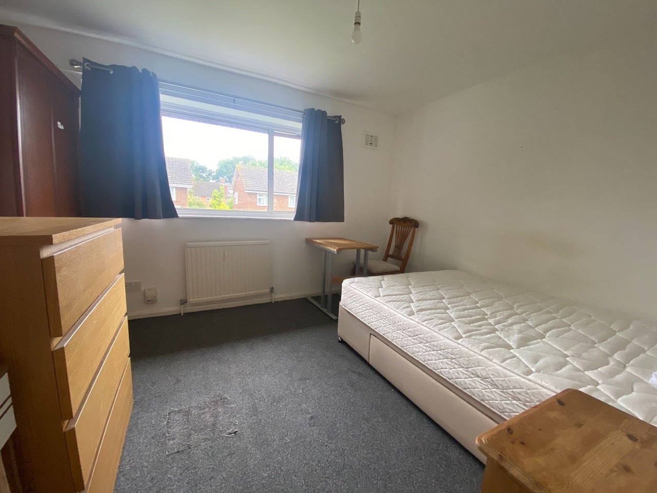 Room Cross Path in Crawley