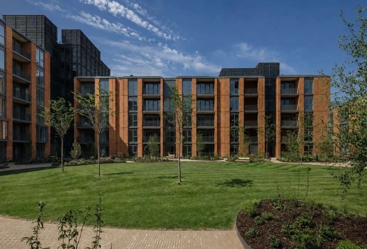 Flat Linver Road in Greater London