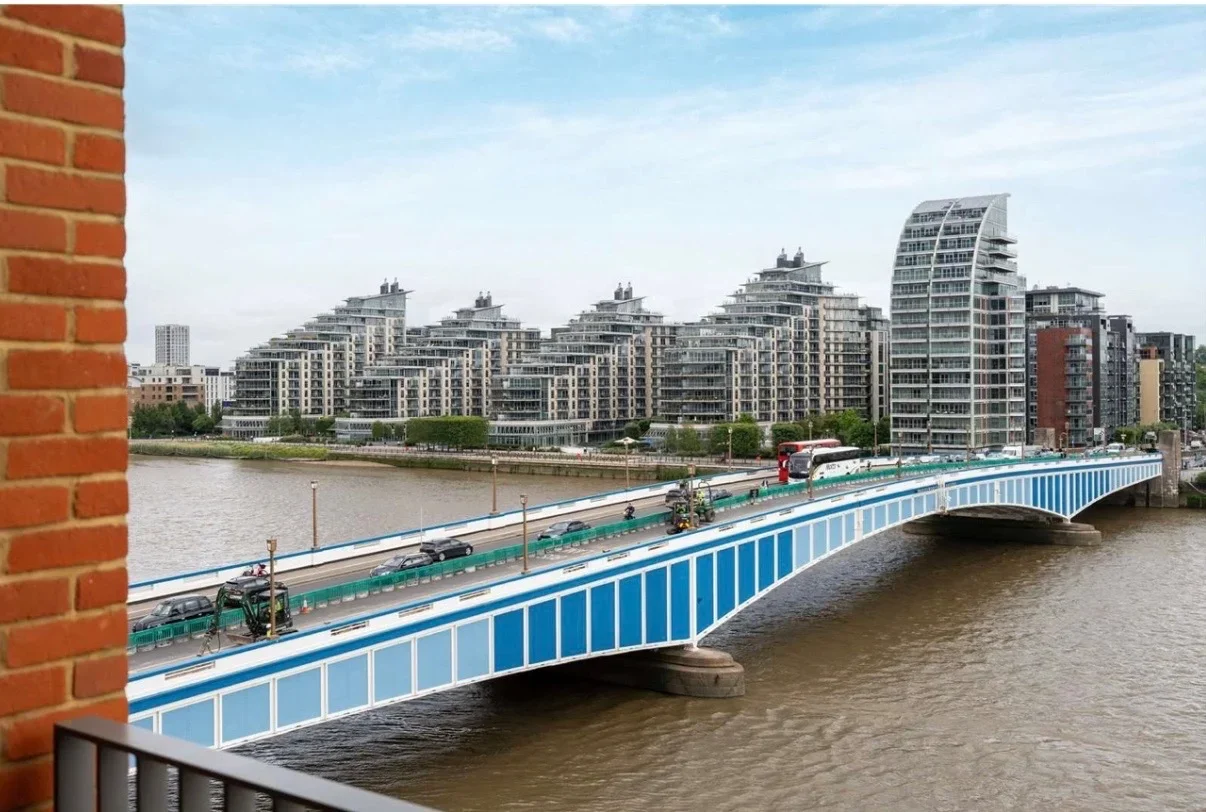 Flat Linver Road in Greater London