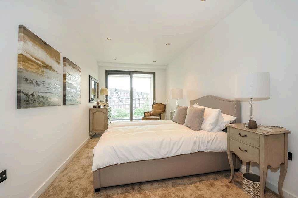 Flat Finchley Road in Greater London