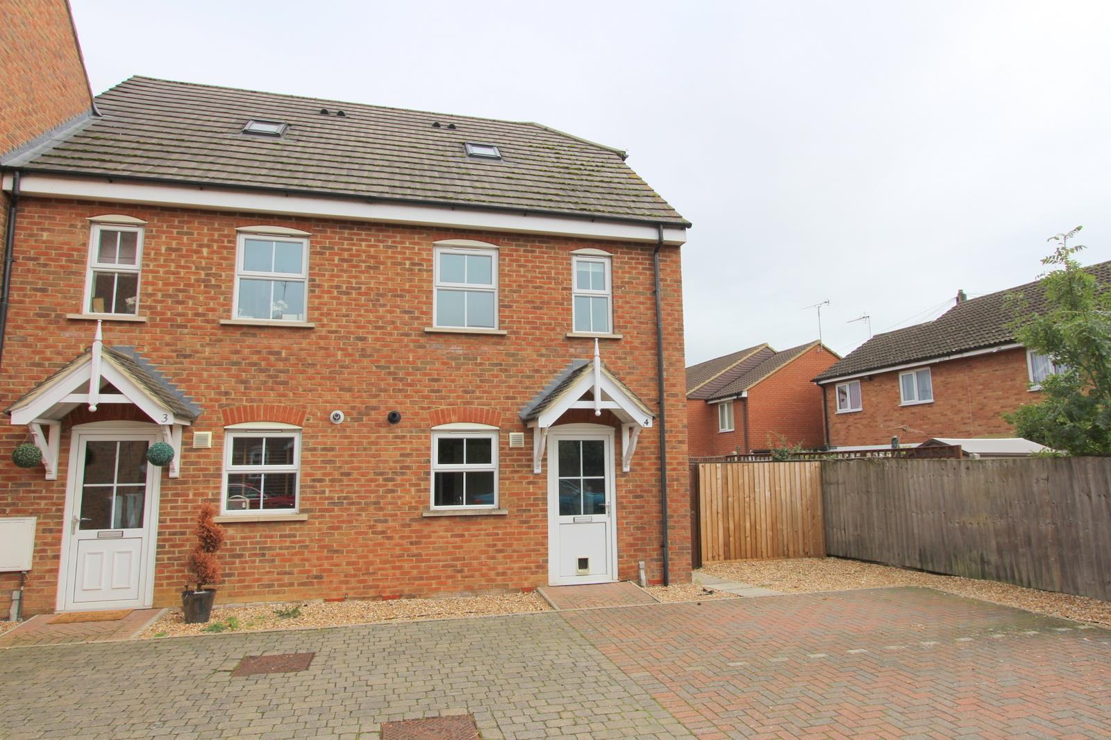 House Rochester Mews in Leighton-Linslade