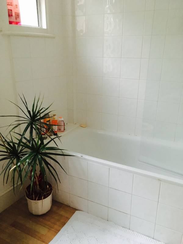 Room Elmwood Road in Greater London
