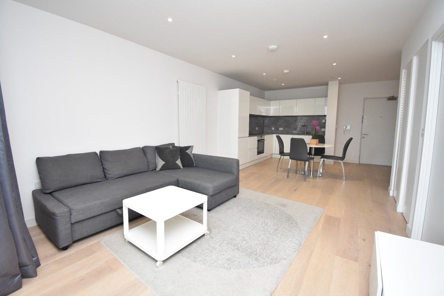 Flat Starboard Way in Greater London