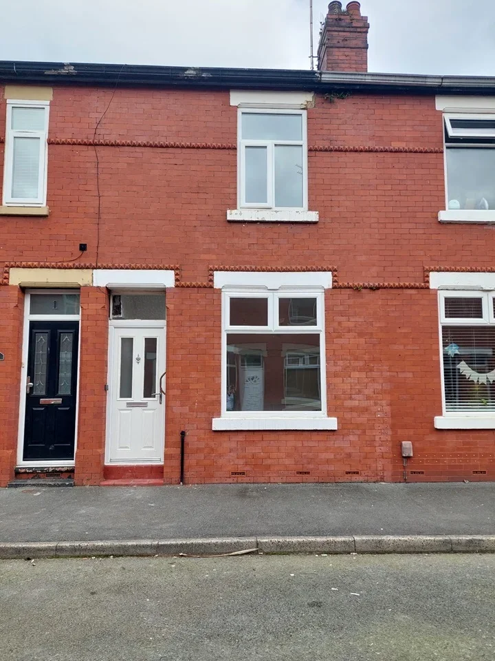 House Wychbury Street in Salford