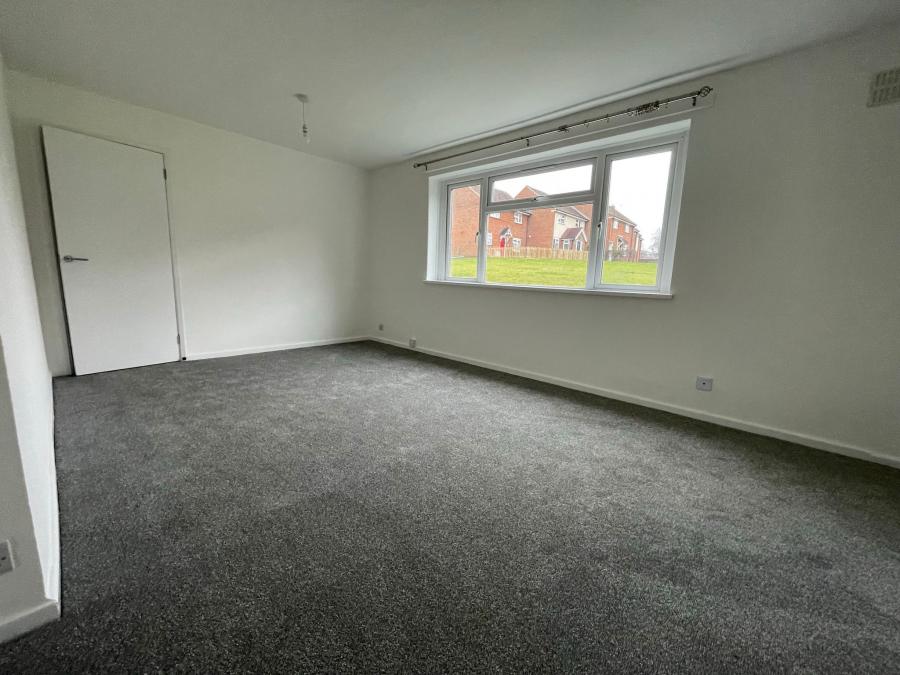Flat Waverley Close in Bulford