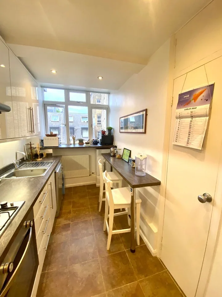 Flat Queen Square in Greater London