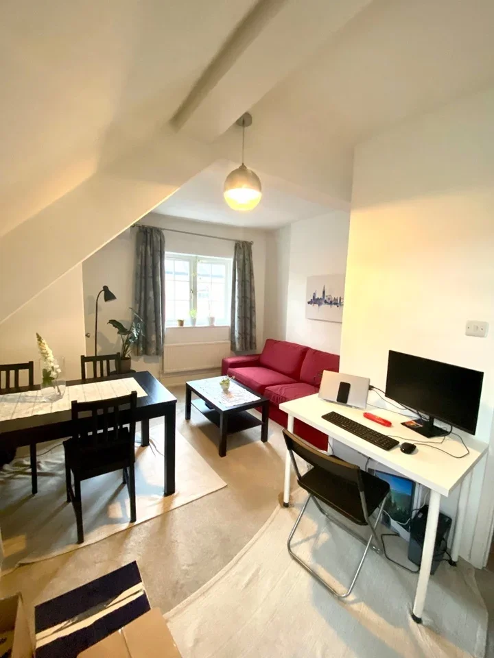 Flat Queen Square in Greater London