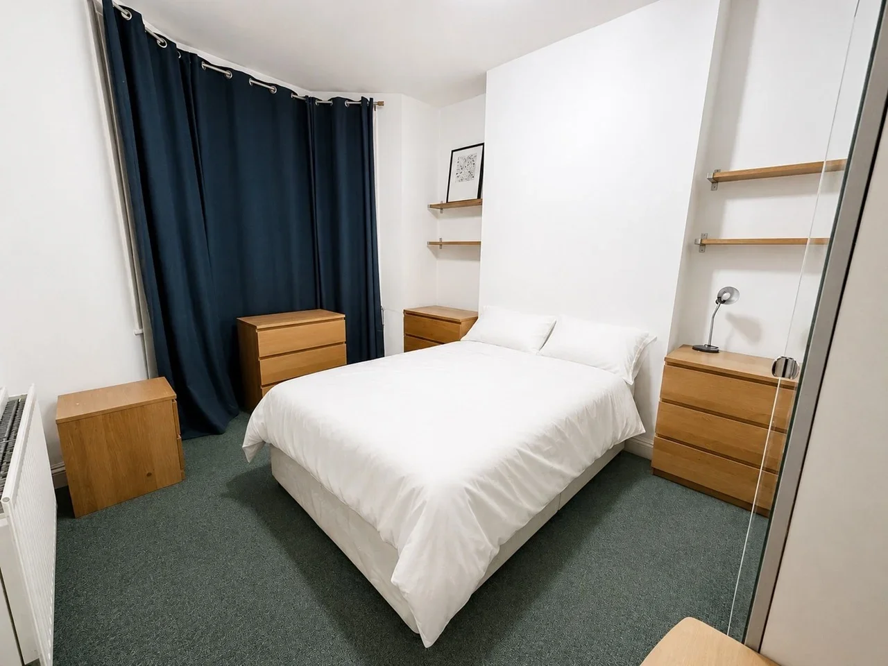 Room Bush Road in Greater London