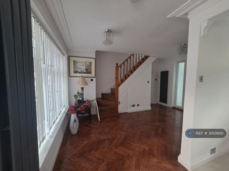 House Mersham Road in Greater London