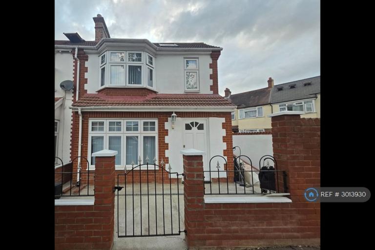 House Mersham Road in Greater London