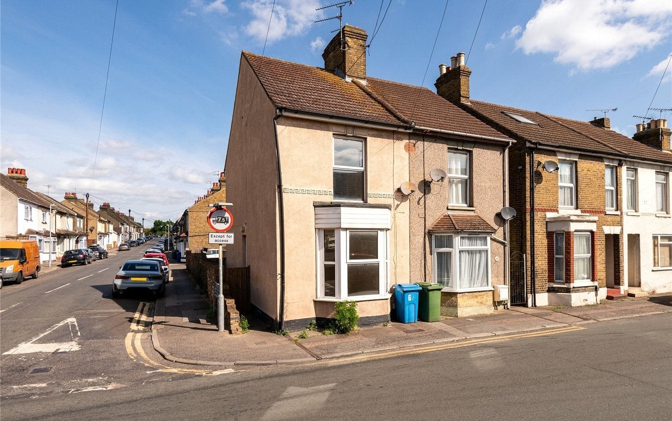 House Chalkwell Road in Borough of Swale