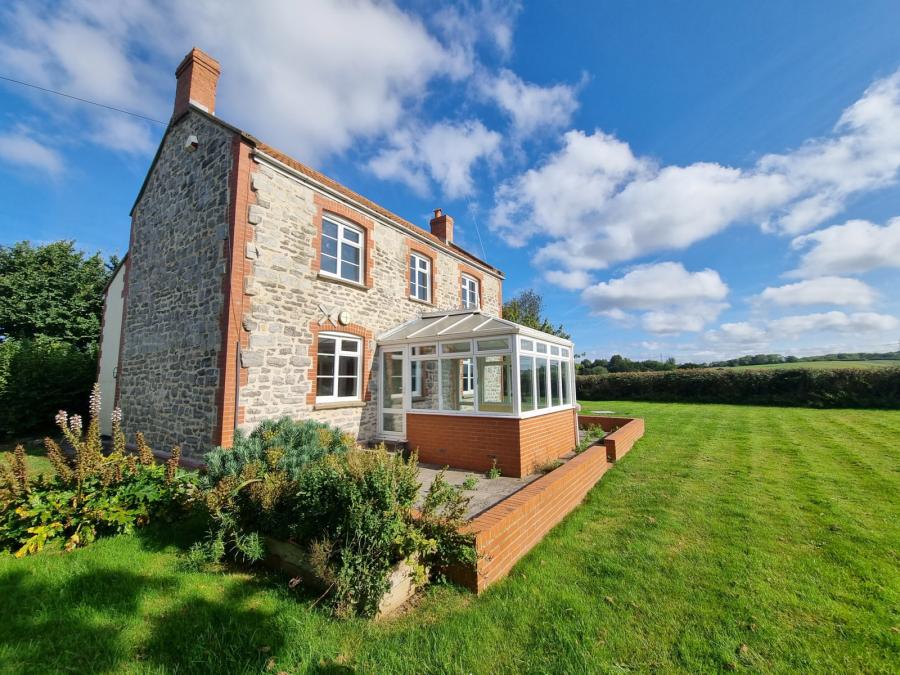 House Knaplock Lane in Fiddington