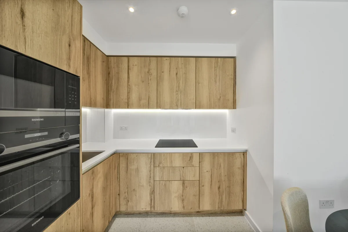 Flat Cendal Crescent in Greater London