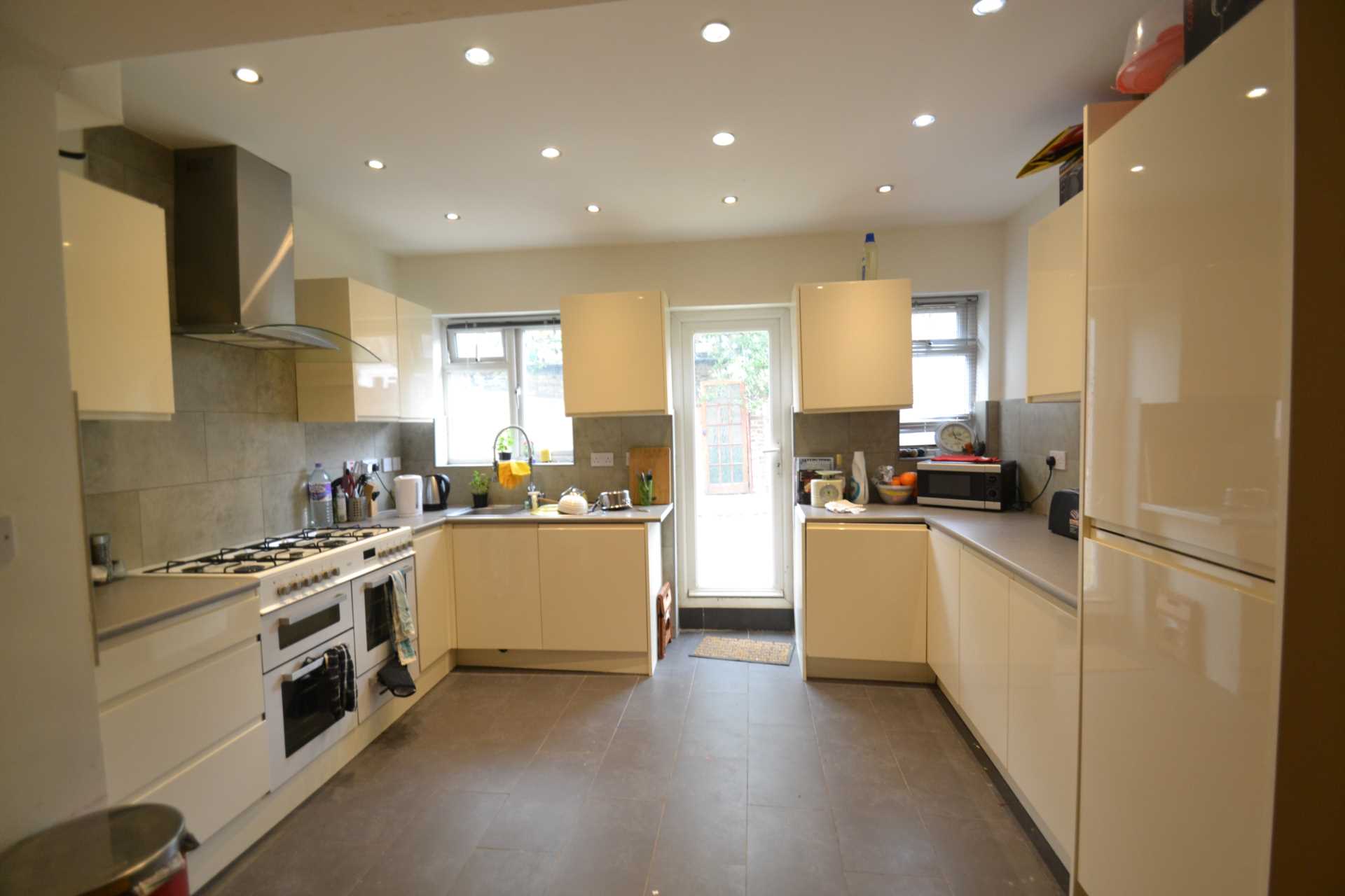 Room Drayton Gardens in Greater London