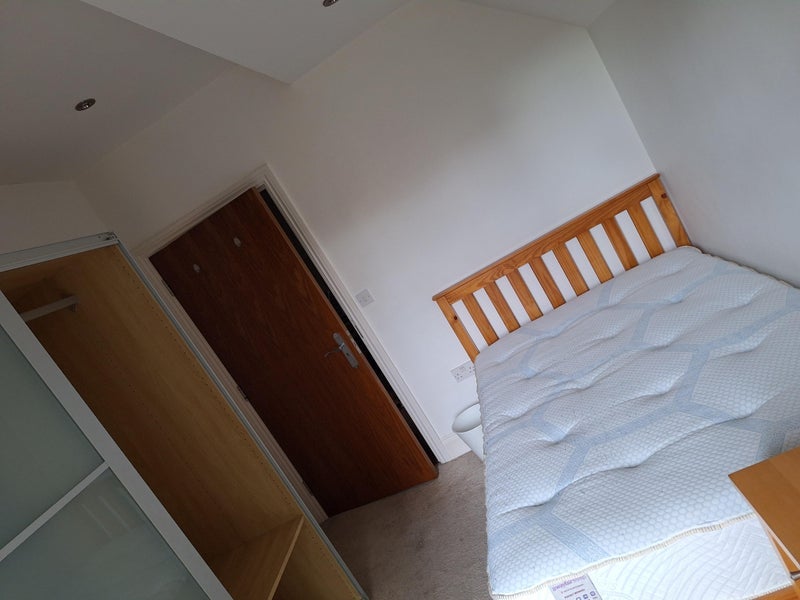 Room Harlaxton Drive in Nottingham
