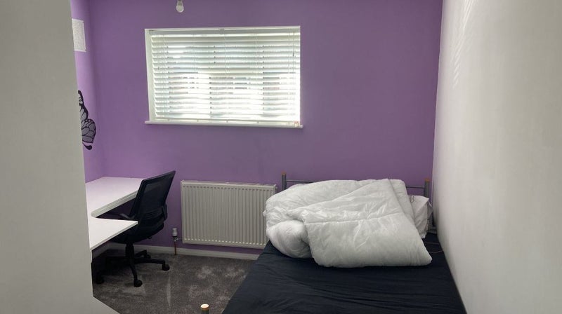 Room Rainham Close in Greater London