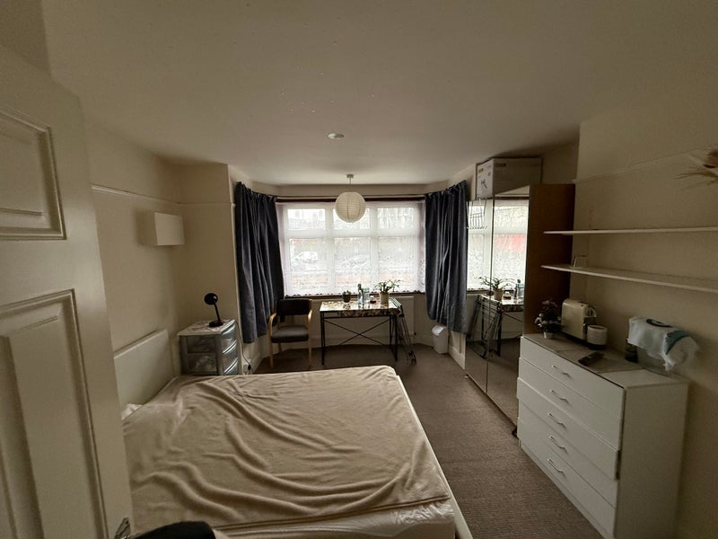 Room Priory Gardens in Greater London