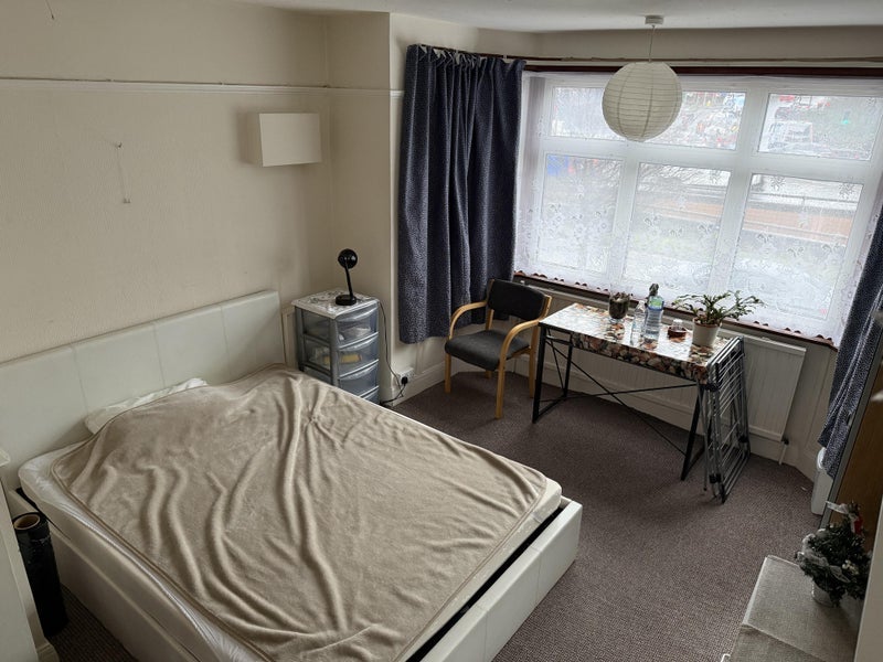 Room Priory Gardens in Greater London