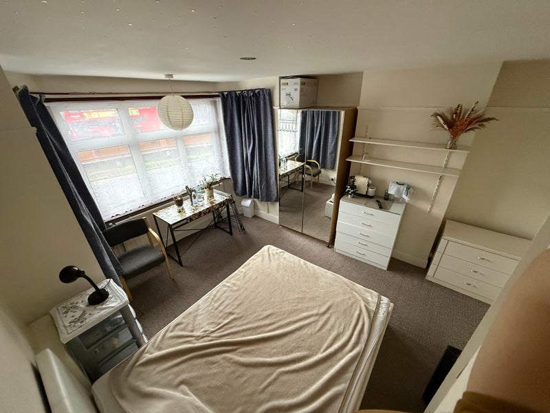 Room Priory Gardens in Greater London