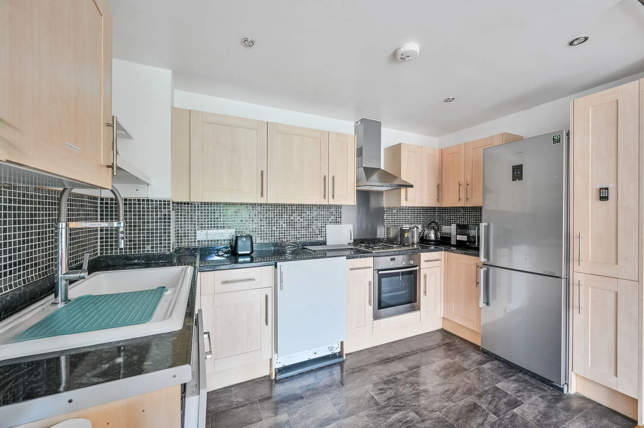 Flat Rye Lane in Greater London