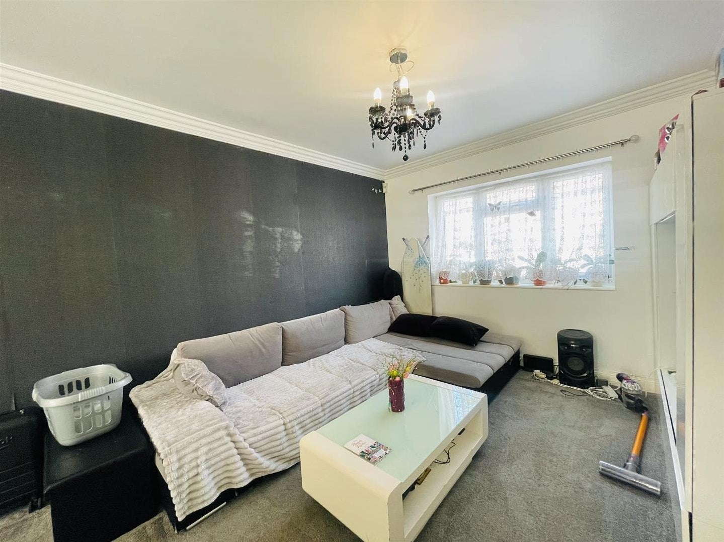 House Hedgemans Road in Greater London