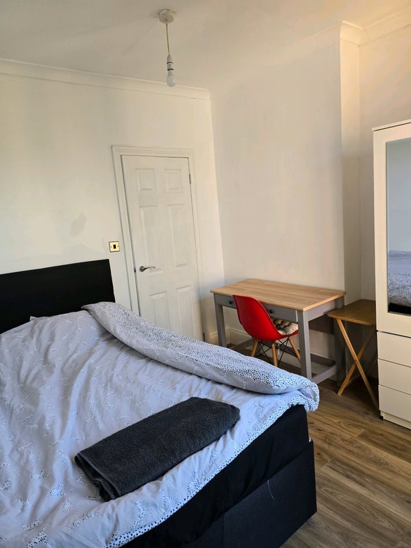 Room Fletcher Road in Nottingham