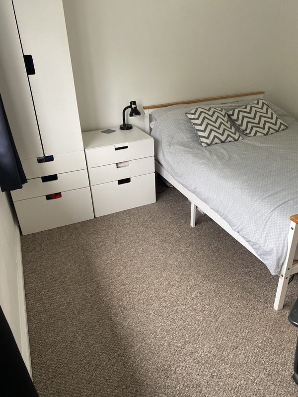 Room Cotswold Drive in Leeds