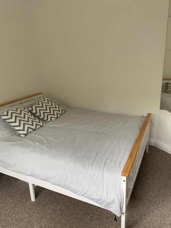 Room Cotswold Drive in Leeds