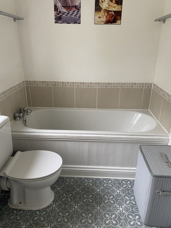 Room Cotswold Drive in Leeds