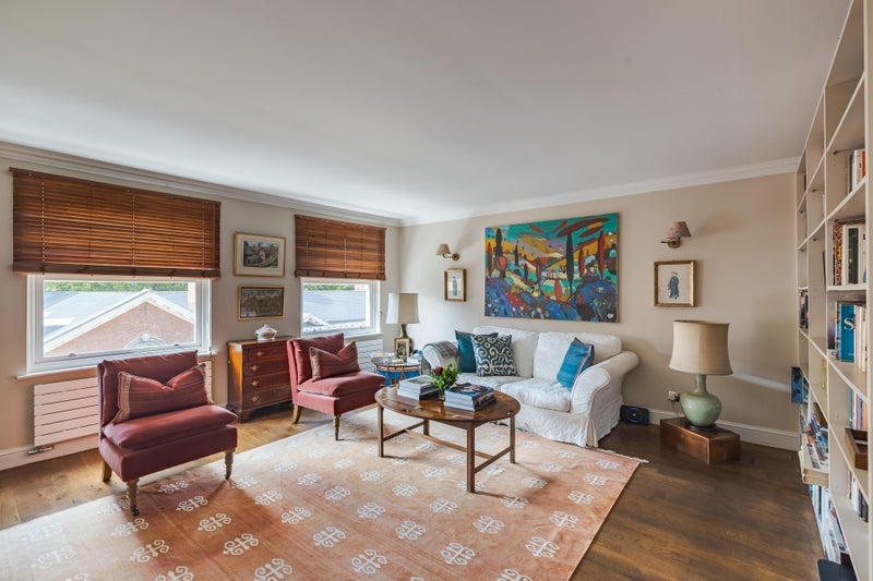 Room Hortensia Road in Greater London