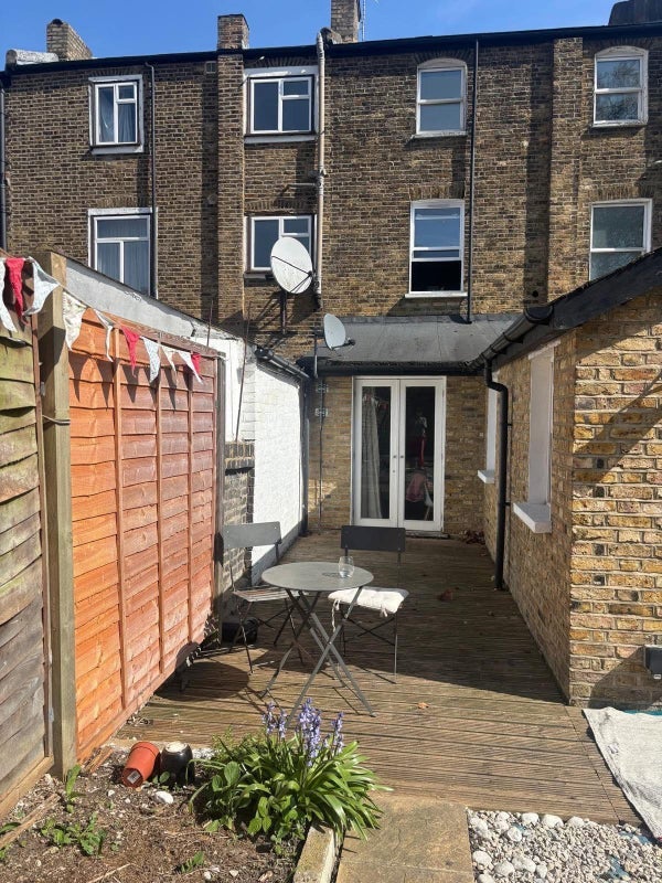 Room Union Road in Greater London