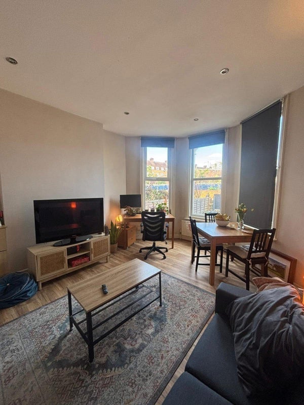 Room Union Road in Greater London
