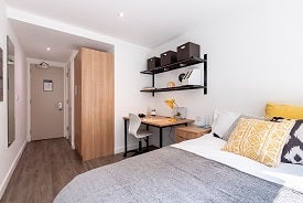 Room Temple Way in Bristol