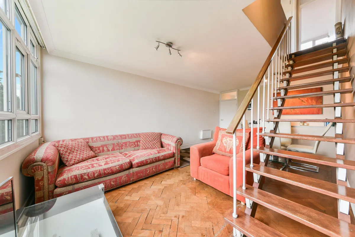 Flat Putney Hill in Greater London
