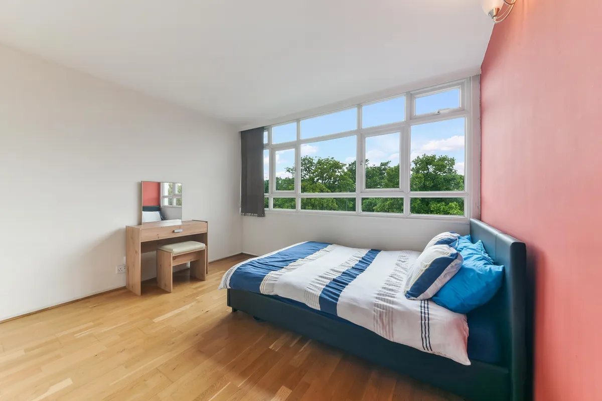 Flat Putney Hill in Greater London
